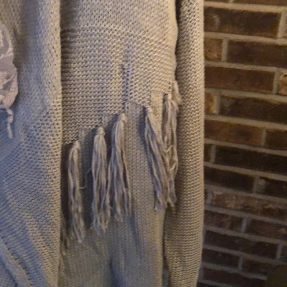 Sweater - Picture 3 of 3